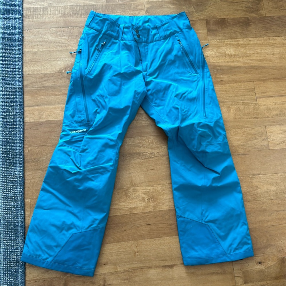 Patagonia women’s goretex snow pants